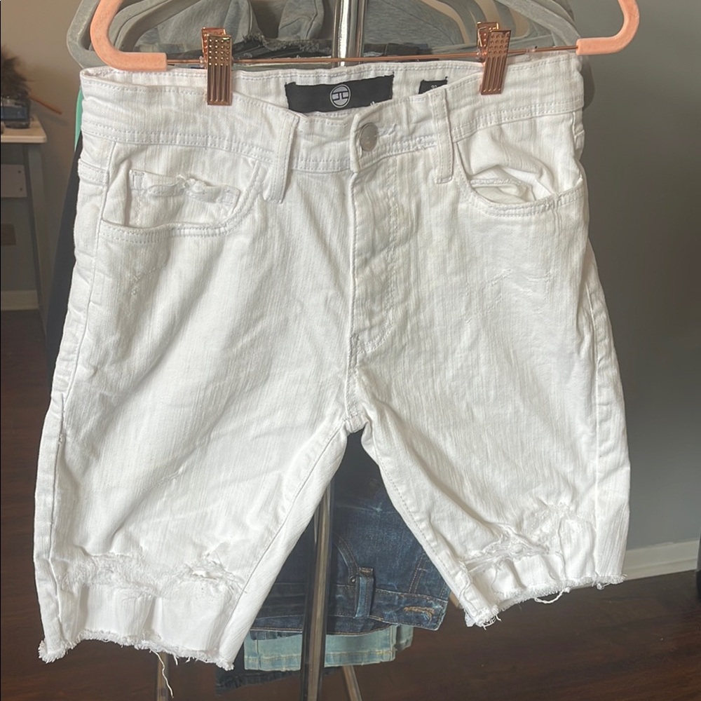 White Jean Shorts with Frayed Hem and Textured Design